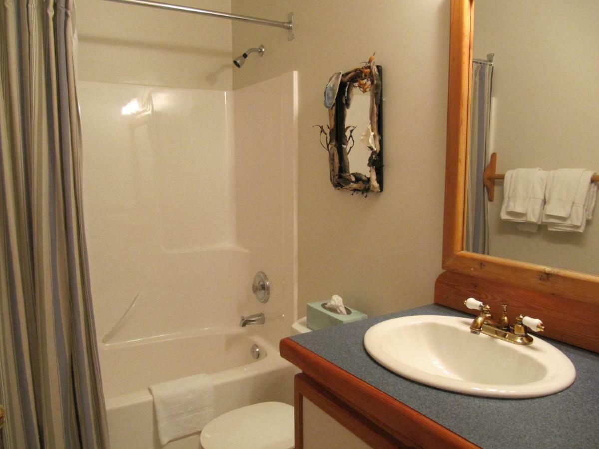 Arbutus Cove Guesthouse Metchosin Dış mekan fotoğraf